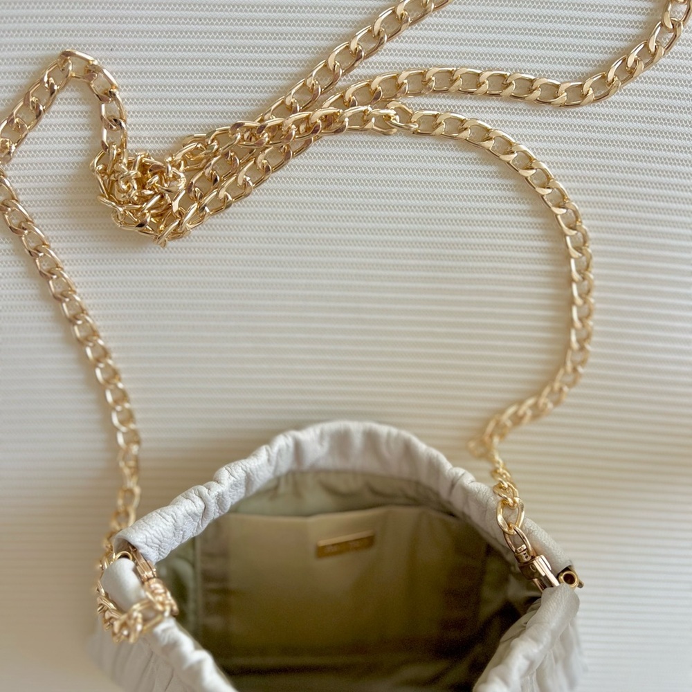 Miu Miu White Pleated Leather Shoulder Bag Crossbody Bag Gold Chain - Picture 7 of 10